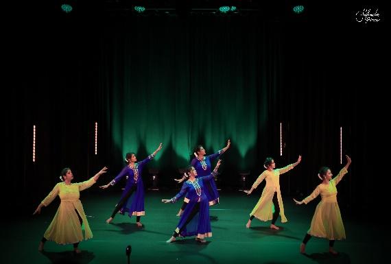 Kuva, joka sisältää kohteen tanssija, urheilu, vihreä

Kuvaus luotu automaattisesti
